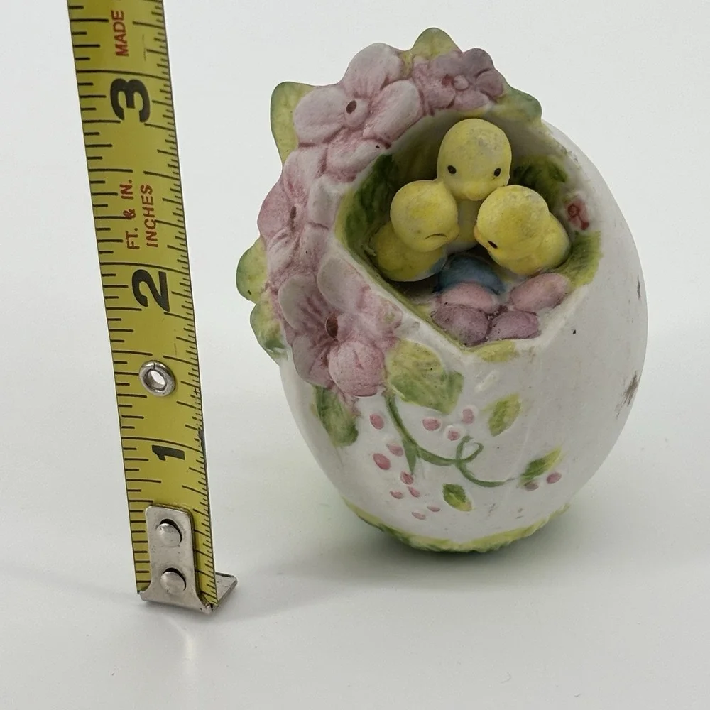 Vtg Bundl Chicks In An Egg And Easter Decor Chick/Duck Hand Painted - Beautiful!